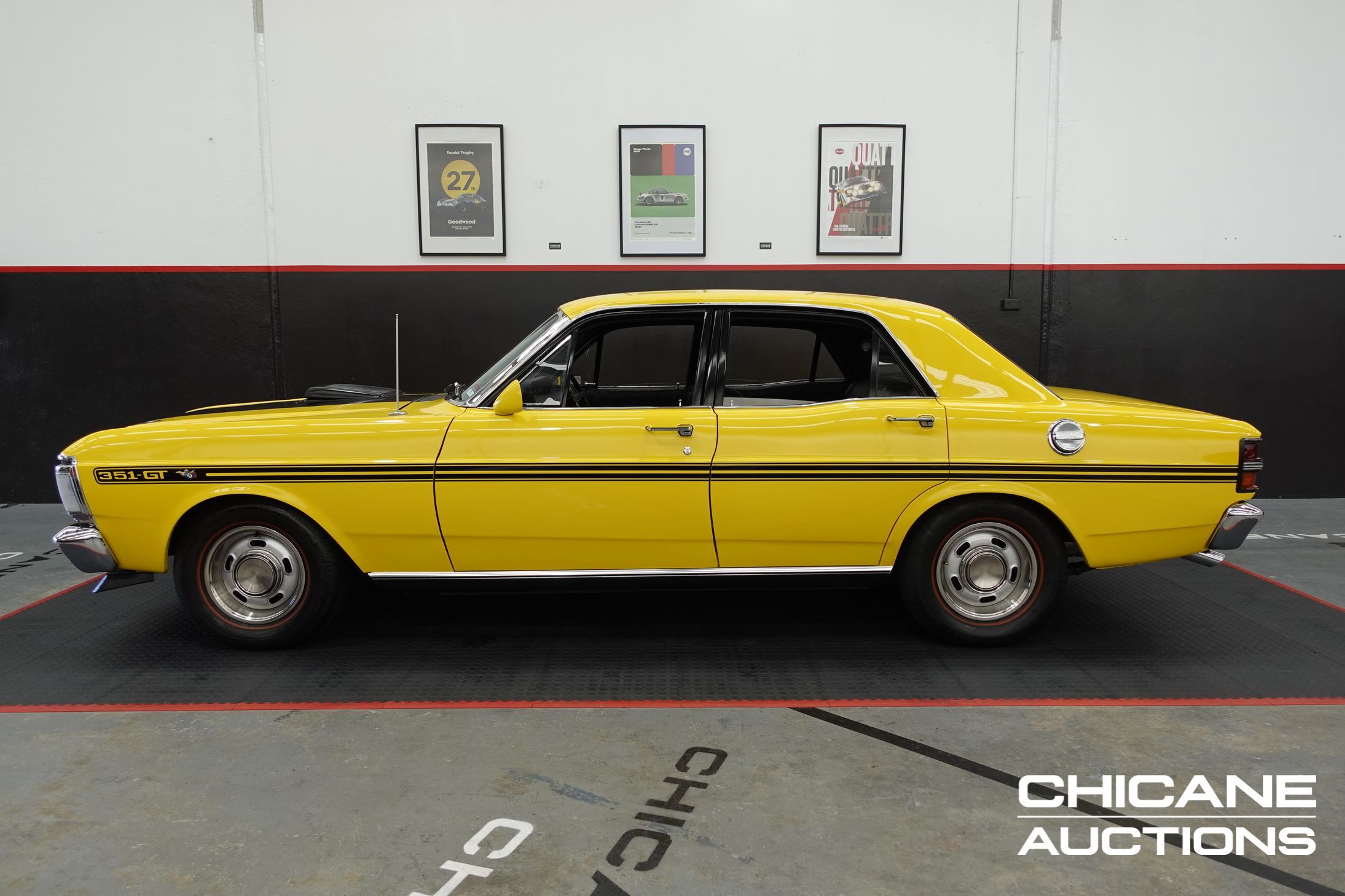 1043 – XY GT TRIB-001