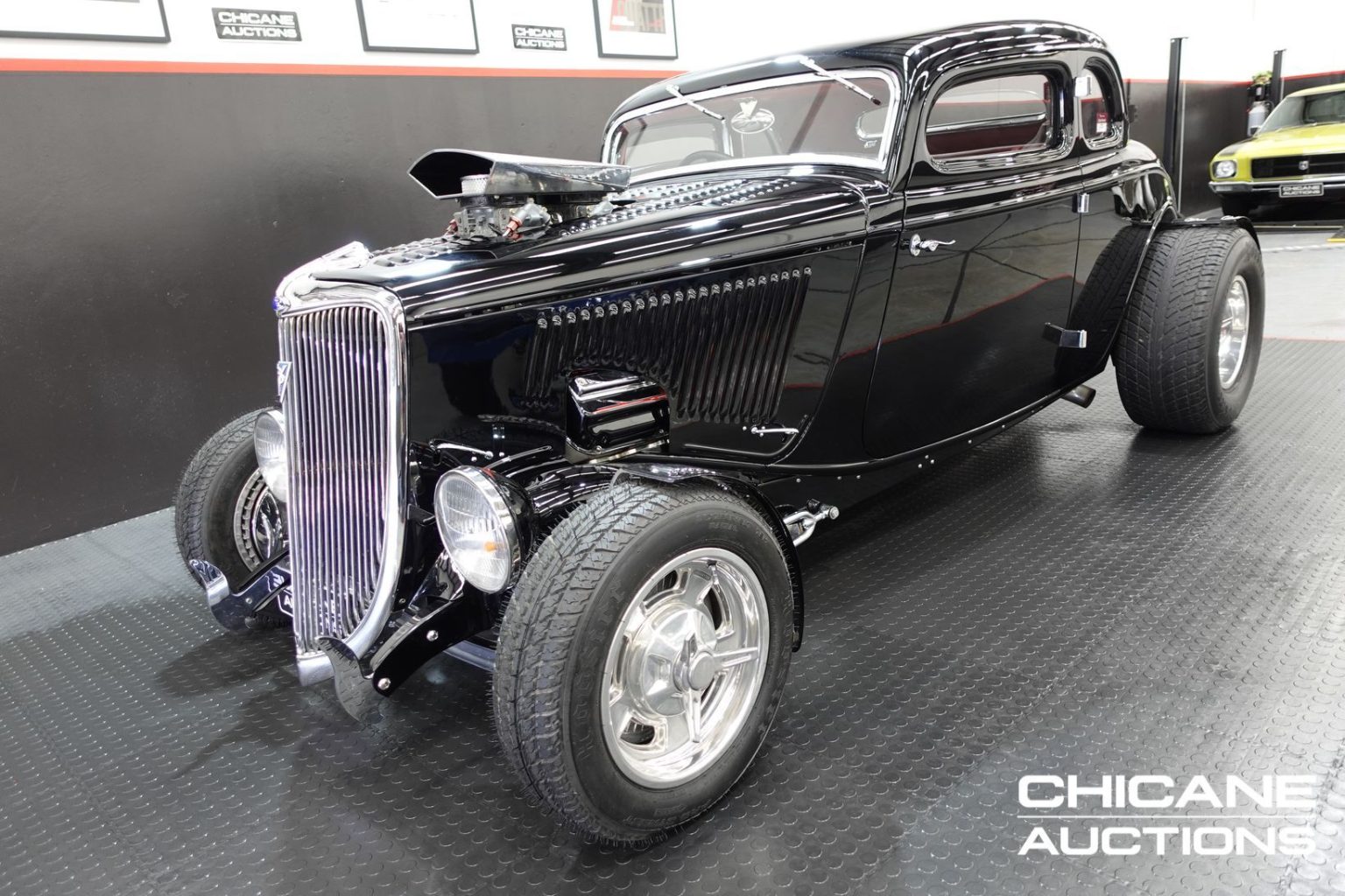 1934 FORD 5 WINDOW V8 COUPE - 1135 - CHICANE AUCTIONS